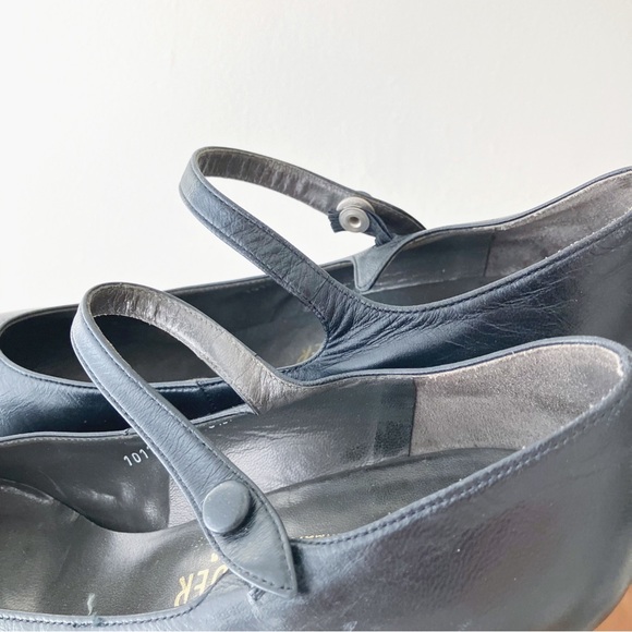 Vintage • Salamander Leather Button Strap Pump in Black - Picture 6 of 9